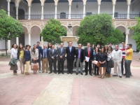 Los alumnos del mster, junto a Jos Ignacio Expsito Prats (delegado provincial de Innovacin),  Jos Carlos Gmez Villamandos (vicerrector de Postgrado),  Miguel Agudo (decano de la Facultad), Diego Quer (ponente) y  Fernando Fuentes (director del Mster)