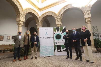 Autoridades inauguran el Paseo Matemático &#039;Al-Ándalus&#039; en la facultad de Filosofía y Letras.