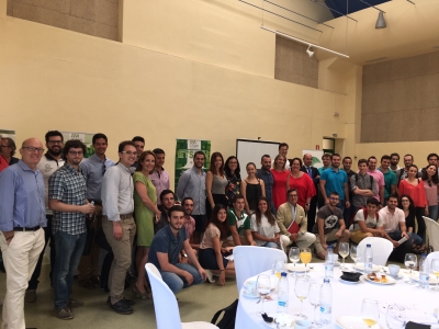 Imagen de grupo de participantes en el III Desayuno de la ETSIAM