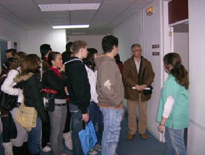 Alumnos de Secundaria visitan el Hospital Clinico Veterinario de la Universidad de Crdoba con ocasin de la Semana de la Ciencia